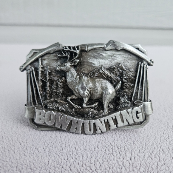 Siskiyou White Tail Deer Bow Hunting Belt Buckle Bergamot Brass Works USA Made - Picture 1 of 12